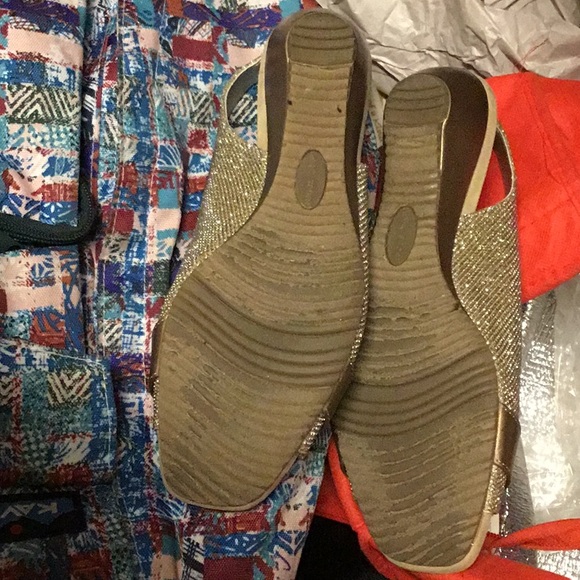 Like new low wedge sling back evening heels. Glitter - Picture 2 of 4